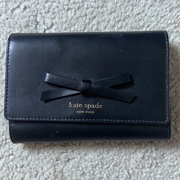 Kate Spade Tote and Wallet Set - Picture 2 of 13